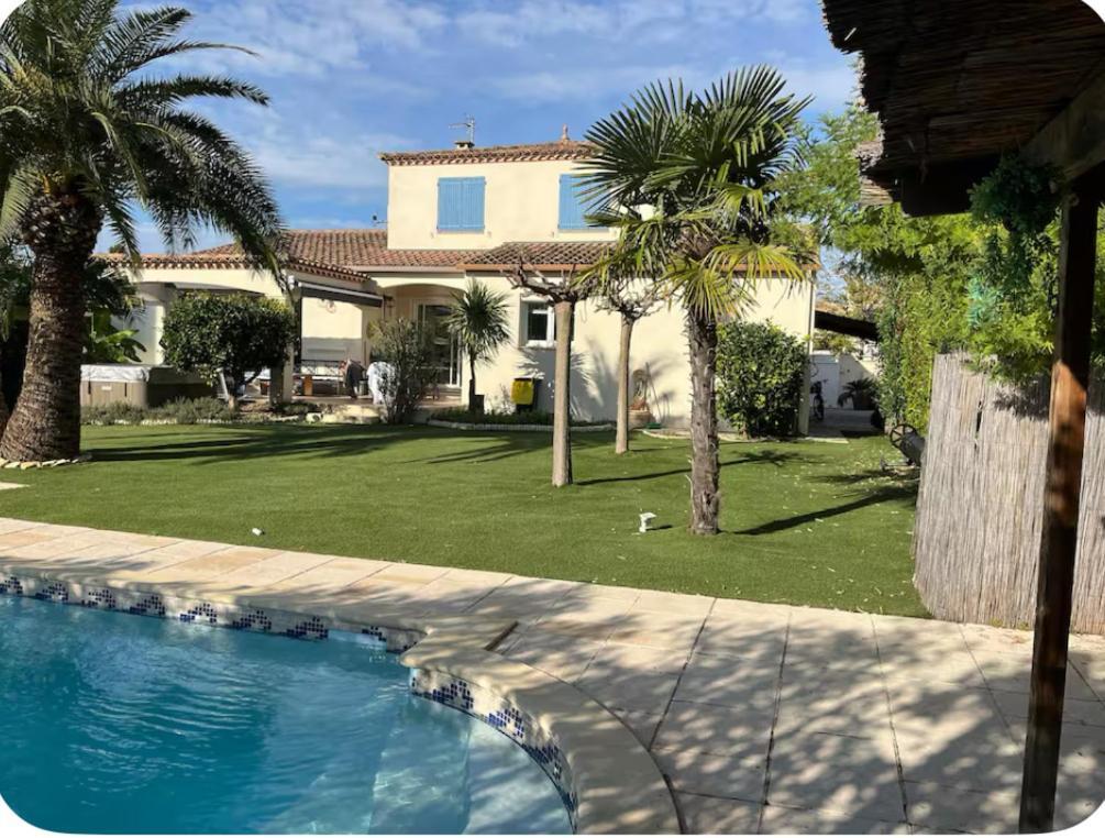 Villa Avec Piscine Gallargues-le-Montueux Exteriér fotografie